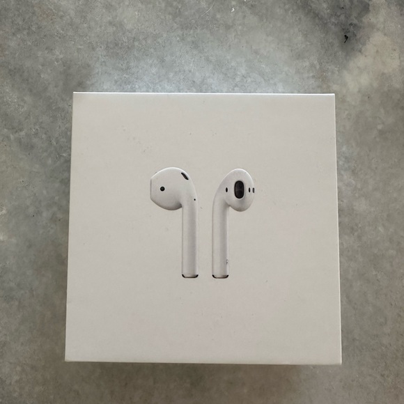 Apple AirPods in Classic White